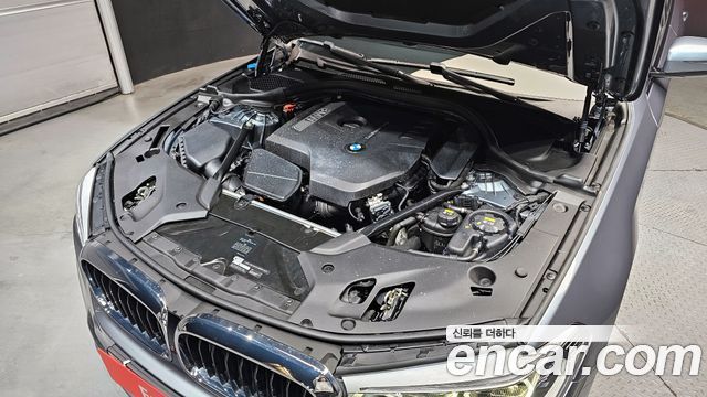BMW 5-Series 530i M Sport Package Plus
