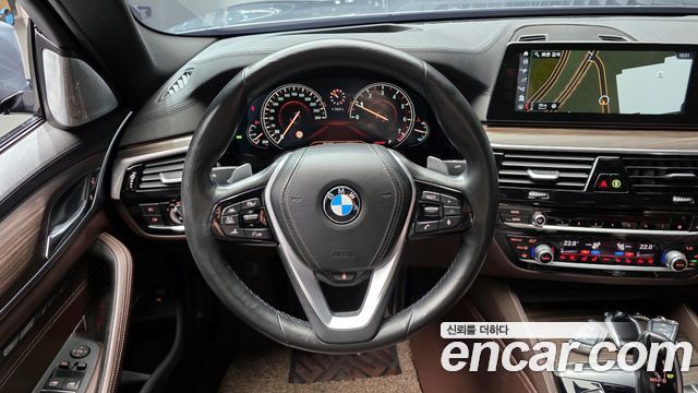 BMW 5-Series 530i M Sport Package Plus
