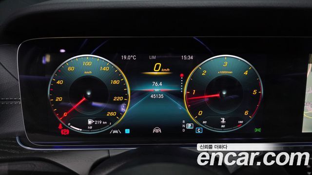Mercedes-Benz E-Class E220d 4MATIC AMG Line