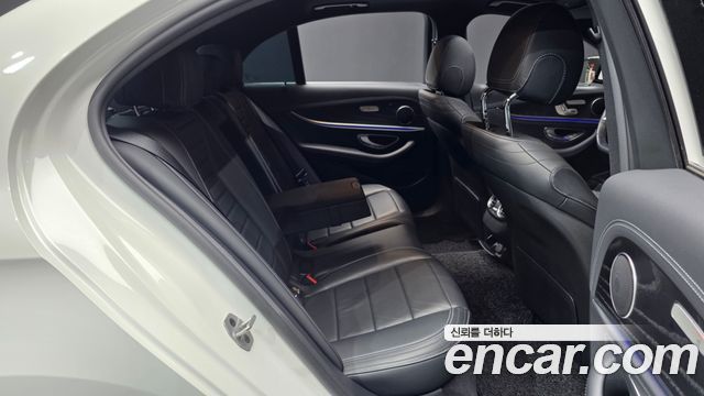 Mercedes-Benz E-Class E220d 4MATIC AMG Line
