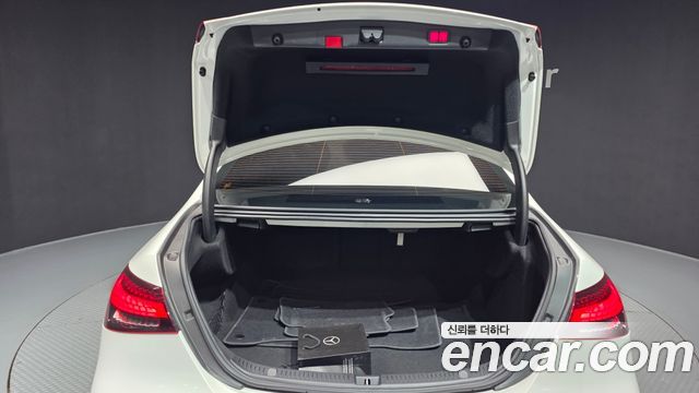 Mercedes-Benz E-Class E220d 4MATIC AMG Line