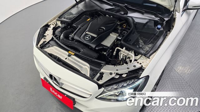 Mercedes-Benz C-Class C200 Avantgarde