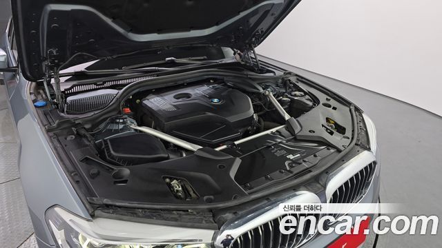 BMW 5-Series 530i xDrive Luxury Plus