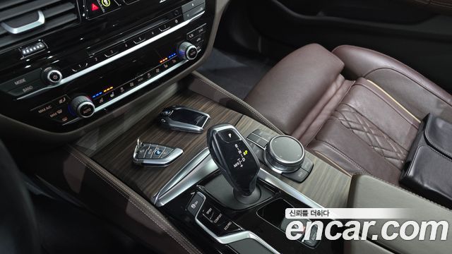 BMW 5-Series 530i xDrive Luxury Plus