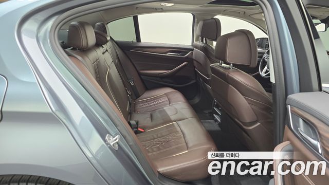 BMW 5-Series 530i xDrive Luxury Plus