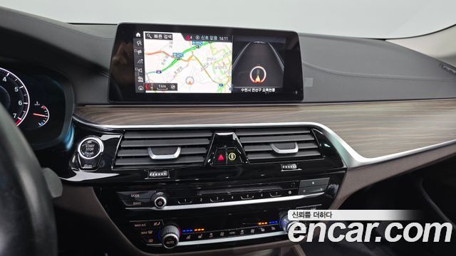 BMW 5-Series 530i xDrive Luxury Plus