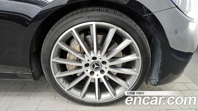 Mercedes-Benz E-Class E350 4MATIC AMG Line