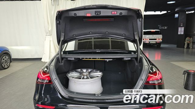 Mercedes-Benz E-Class E350 4MATIC AMG Line