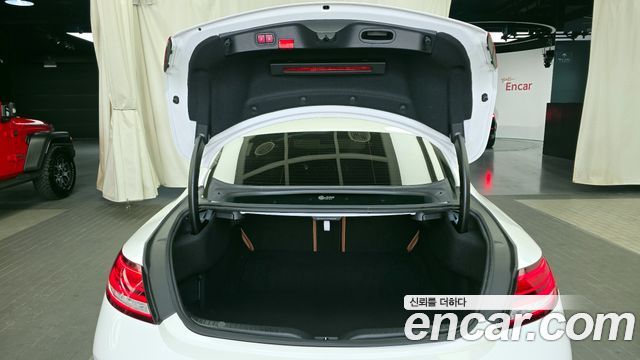 Mercedes-Benz C-Class C200 Coupe