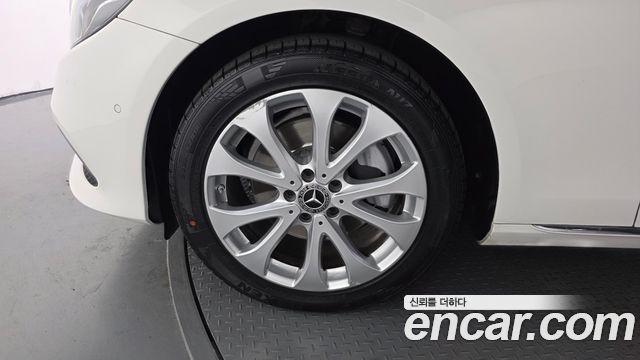 Mercedes-Benz E-Class E220d Exclusive