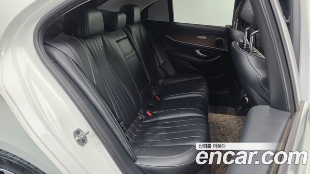 Mercedes-Benz E-Class E220d Exclusive