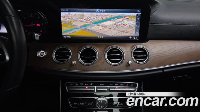 Mercedes-Benz E-Class E220d Exclusive