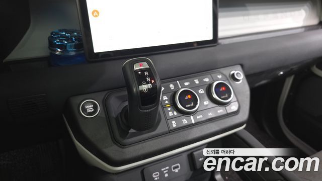 Land Rover Defender 110 D240 SE