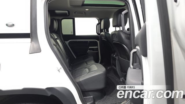 Land Rover Defender 110 D240 SE