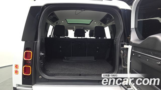 Land Rover Defender 110 D240 SE