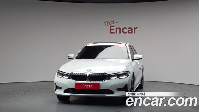 BMW 3-Series 320i