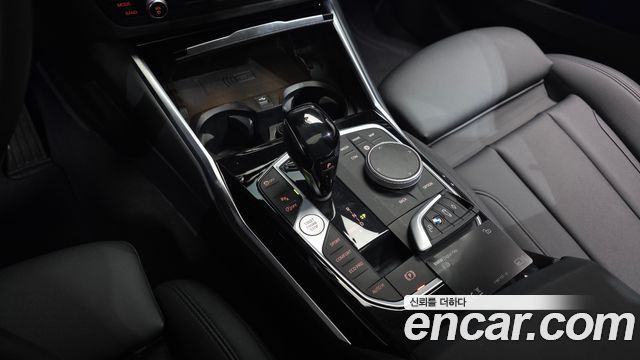 BMW 3-Series 320i