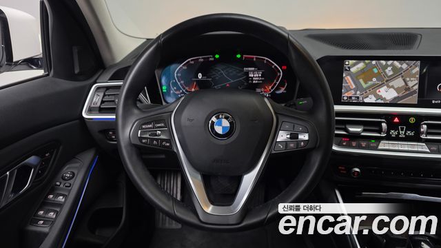 BMW 3-Series 320i