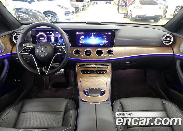 Mercedes-Benz E-Class E300e 4MATIC Exclusive