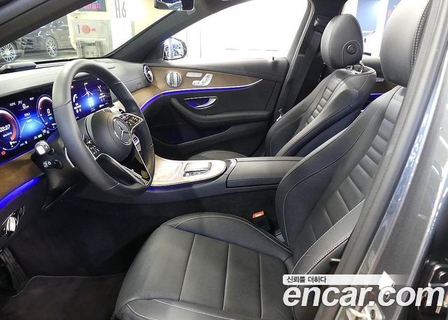 Mercedes-Benz E-Class E300e 4MATIC Exclusive