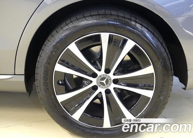 Mercedes-Benz E-Class E300e 4MATIC Exclusive