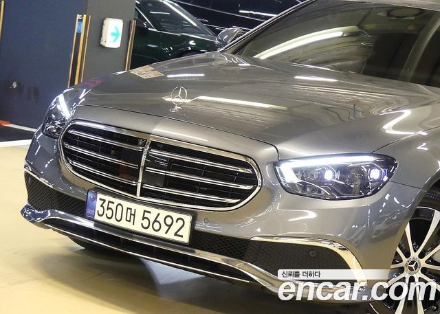 Mercedes-Benz E-Class E300e 4MATIC Exclusive