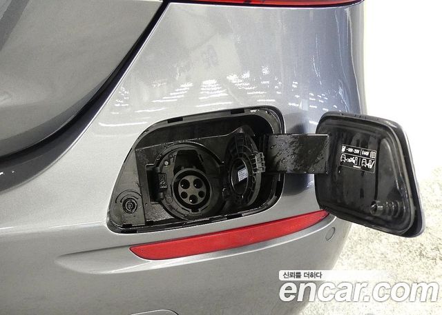 Mercedes-Benz E-Class E300e 4MATIC Exclusive