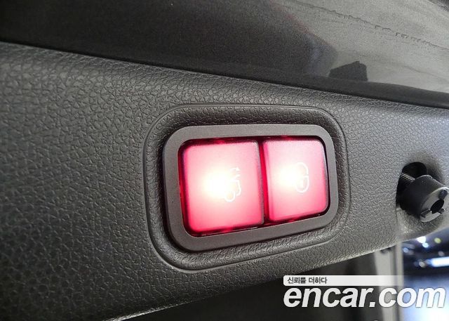 Mercedes-Benz E-Class E300e 4MATIC Exclusive