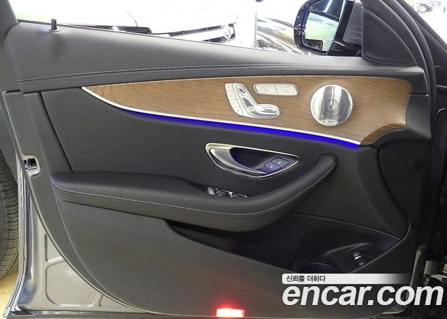 Mercedes-Benz E-Class E300e 4MATIC Exclusive