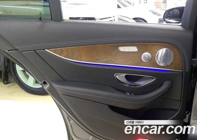 Mercedes-Benz E-Class E300e 4MATIC Exclusive