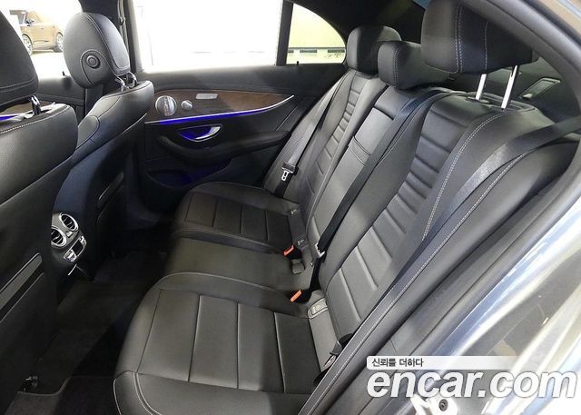 Mercedes-Benz E-Class E300e 4MATIC Exclusive
