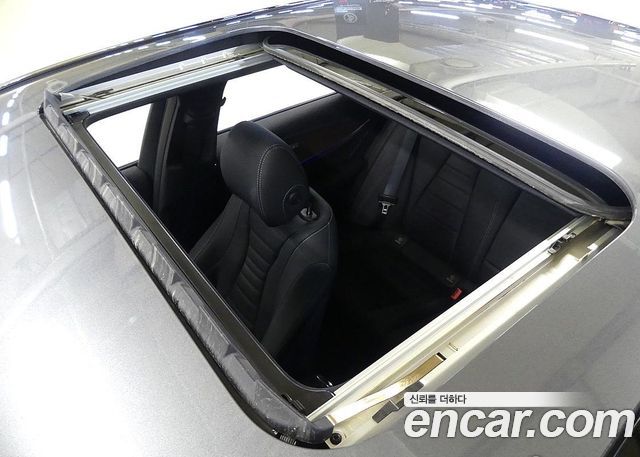 Mercedes-Benz E-Class E300e 4MATIC Exclusive