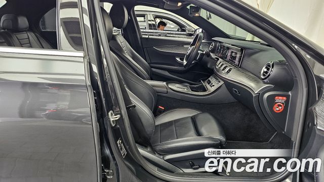 Mercedes-Benz E-Class E350 4MATIC AMG Line Edition