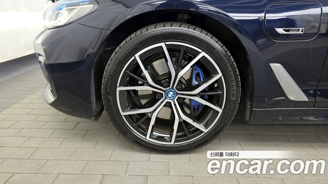 BMW 5-Series 530e M Sport