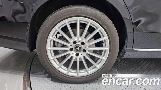 Mercedes-Benz E-Class E220d 4MATIC Exclusive