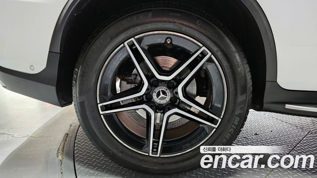 Mercedes-Benz GLC-Class GLC300 4MATIC Premium