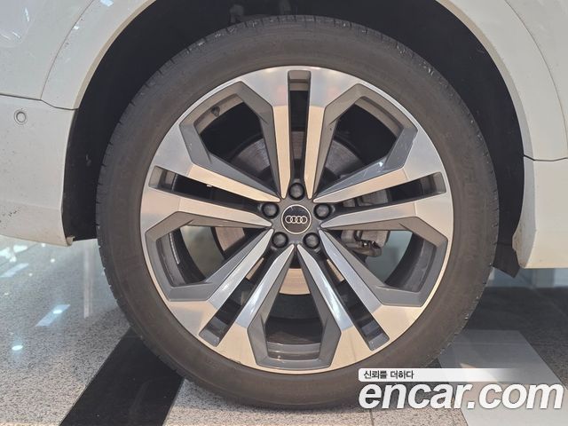 Audi Q8 55 TFSI Quattro Premium