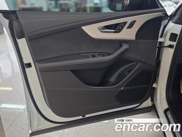 Audi Q8 55 TFSI Quattro Premium