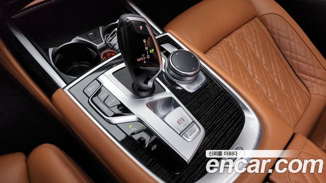 BMW 7-Series 740i M Sport