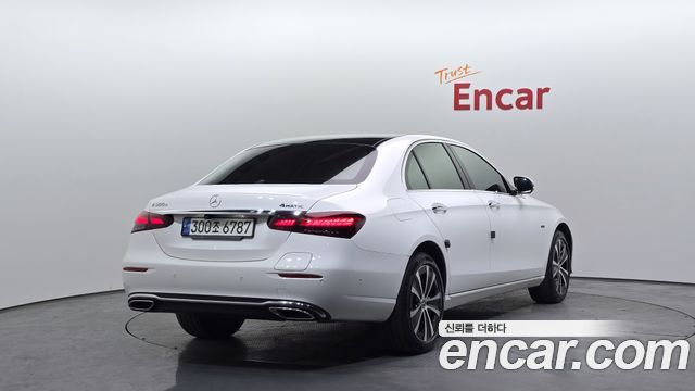 Mercedes-Benz E-Class E300e 4MATIC Exclusive