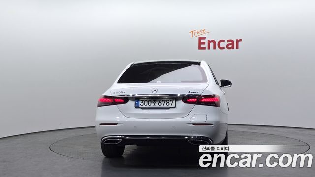 Mercedes-Benz E-Class E300e 4MATIC Exclusive