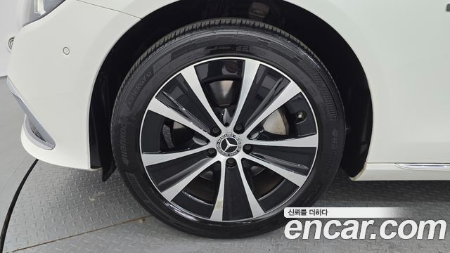 Mercedes-Benz E-Class E300e 4MATIC Exclusive