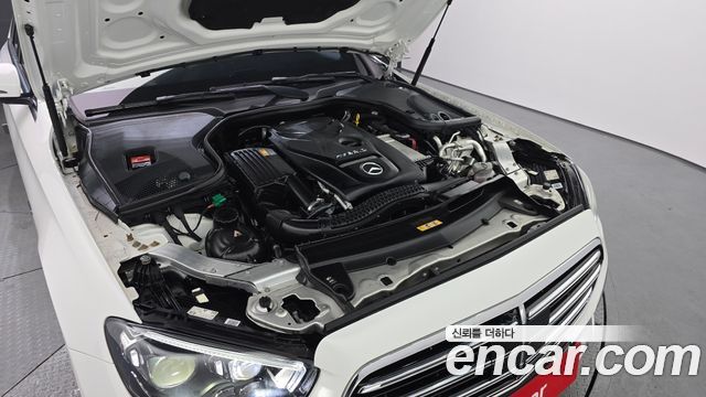 Mercedes-Benz E-Class E300e 4MATIC Exclusive