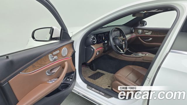 Mercedes-Benz E-Class E300e 4MATIC Exclusive