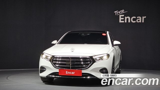 Mercedes-Benz E-Class E300 4MATIC Exclusive