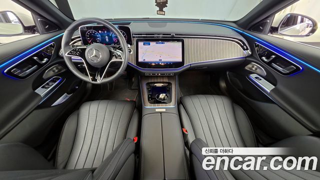 Mercedes-Benz E-Class E300 4MATIC Exclusive