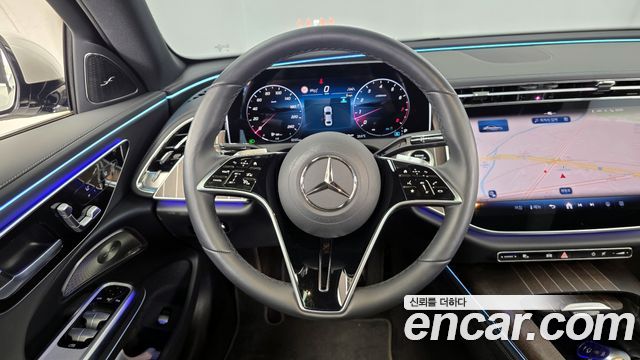 Mercedes-Benz E-Class E300 4MATIC Exclusive