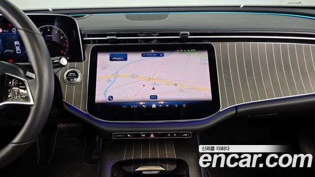 Mercedes-Benz E-Class E300 4MATIC Exclusive