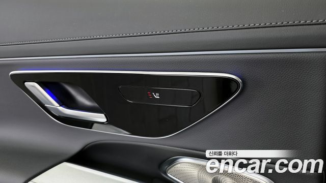 Mercedes-Benz E-Class E300 4MATIC Exclusive
