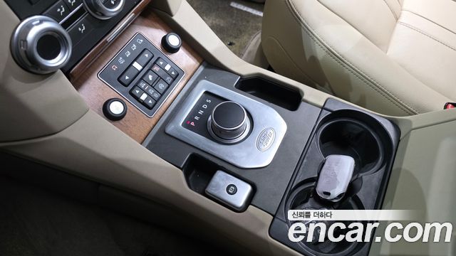 Land Rover Discovery 3.0 SDV6 SE